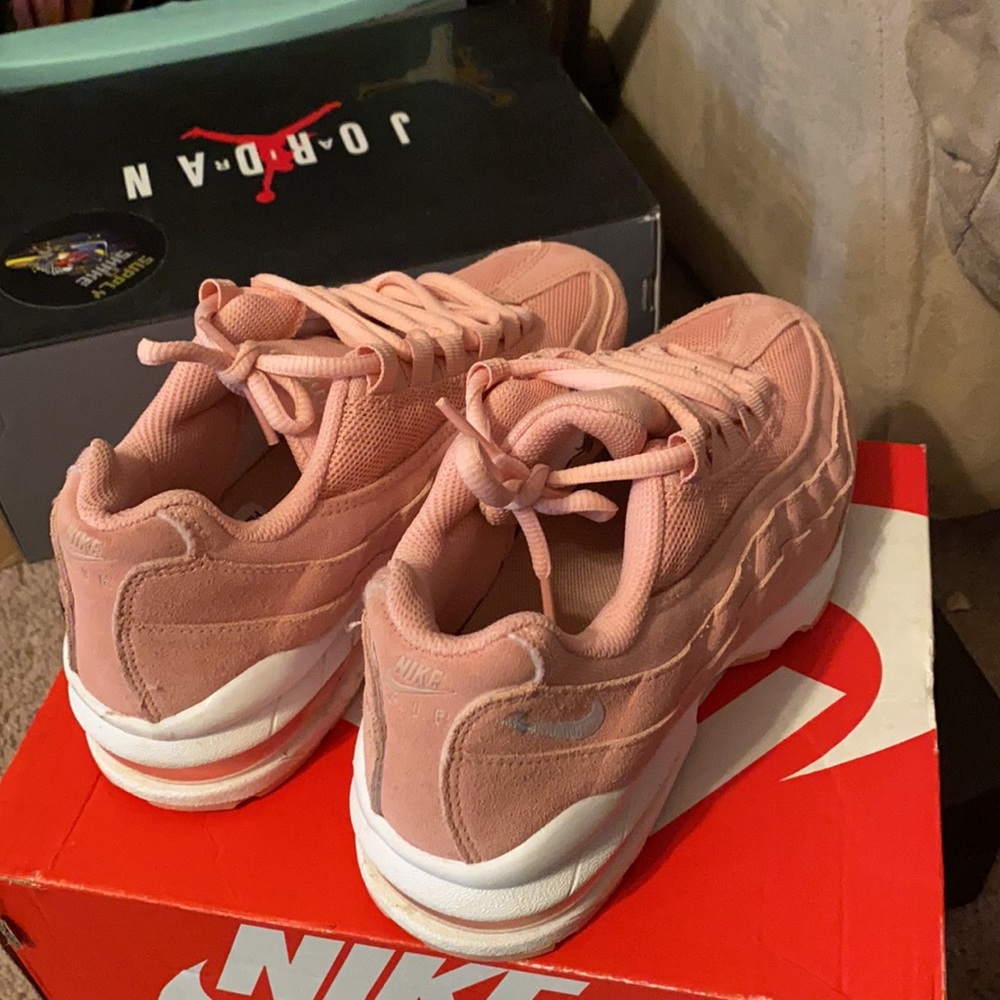 AirMax 95 - Picture 2 of 3
